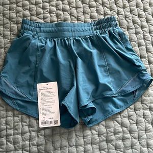 Lululemon Hotty Hot LR shorts